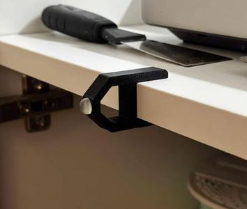 Wardrobe door spacer
