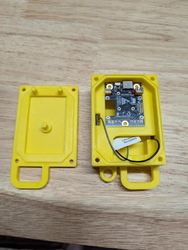 Meshtastic case with internal antennas (RAK 19003)   