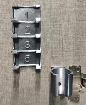 Holder for Philips Oneblade and 4 combs
