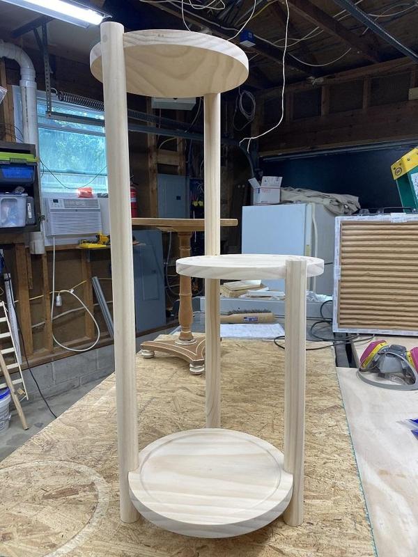 Jig for locating angles on a dowel