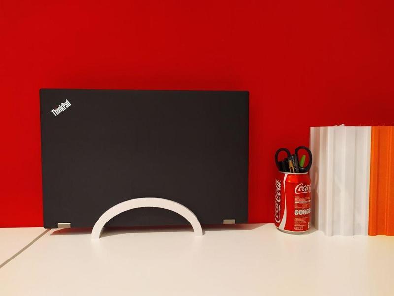 Vectical stand for Lenovo Thinkpad P50