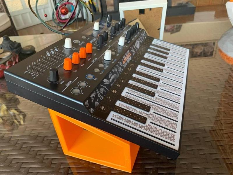 Parametric Arturia Microfreak Synth Stand