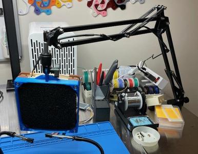 Mic arm mounted fume extractor
