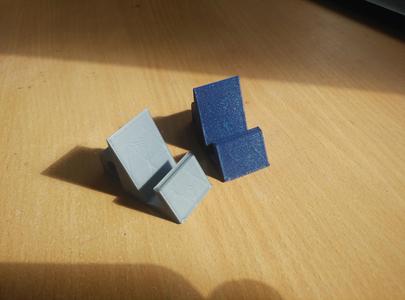 Phone stand keychain v2