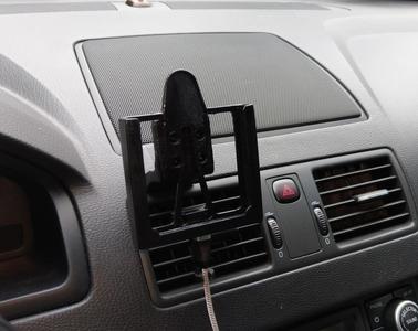 VOLVO XC90 Phone Holder for HTC U11 in rugged skin