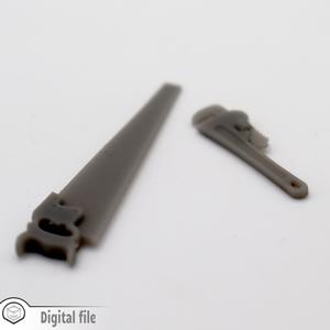 1:12 miniature Set of 2 handheld tools - Saw and pipe wrench