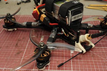 T-Motor FT5 225 SMA VTX Antenna + Immortal T Tail Mount