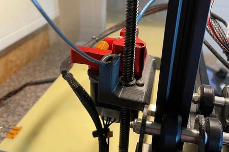 Ender 3 filament guide for dual gear extruder with fixing screw