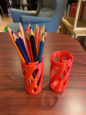 pen box with bayonet lock