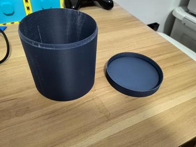 Barrel with lid