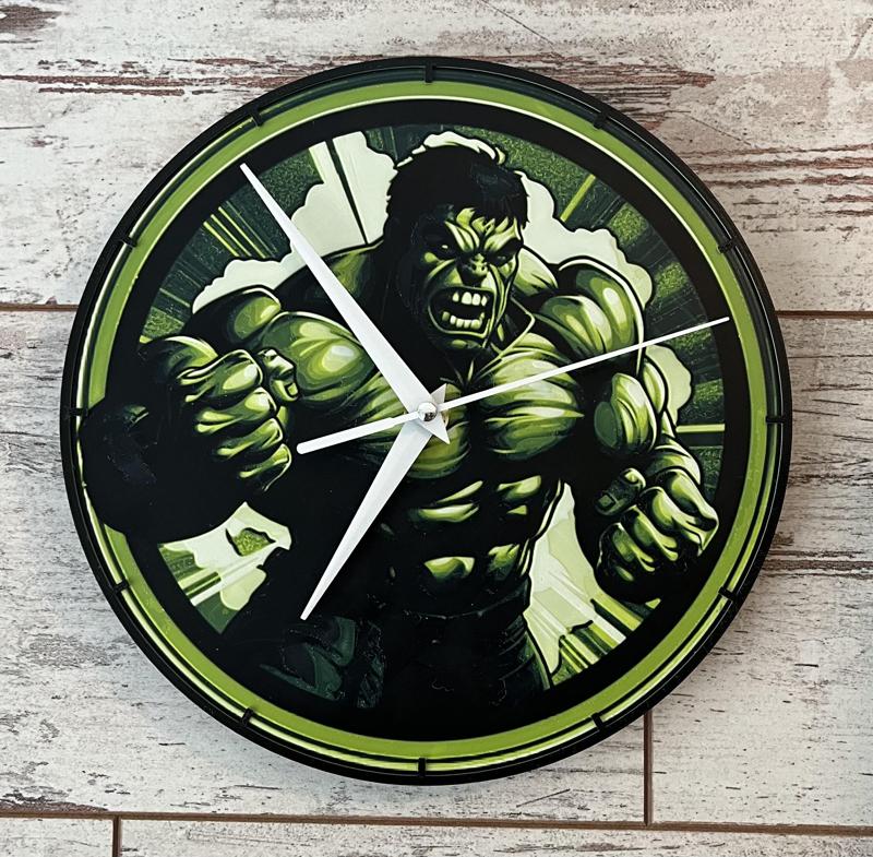 Incredible Hulk Clock (Filament Painting)