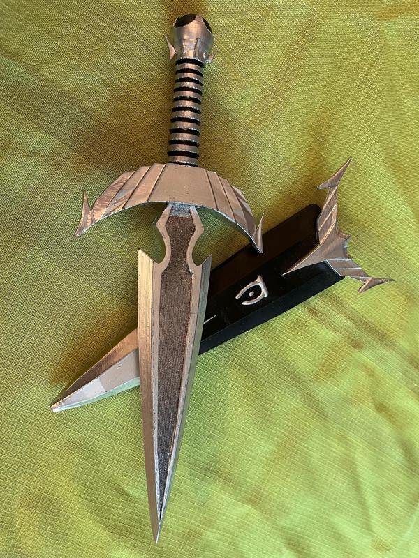 Skyrim Mehrunes Razor (Smaller)
