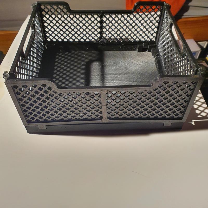small folding basket with interchangeable pattern