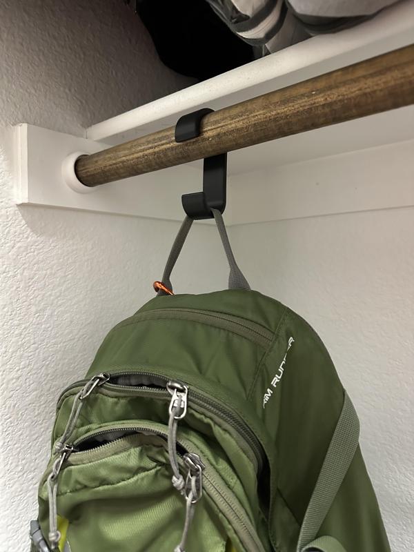Closet rail hanger hooks