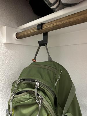 Closet rail hanger hooks