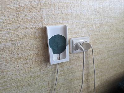 Wall mounted IKEA LIVBOJ wireless charger dock (made for pixel 7 with a dbrand grip case)