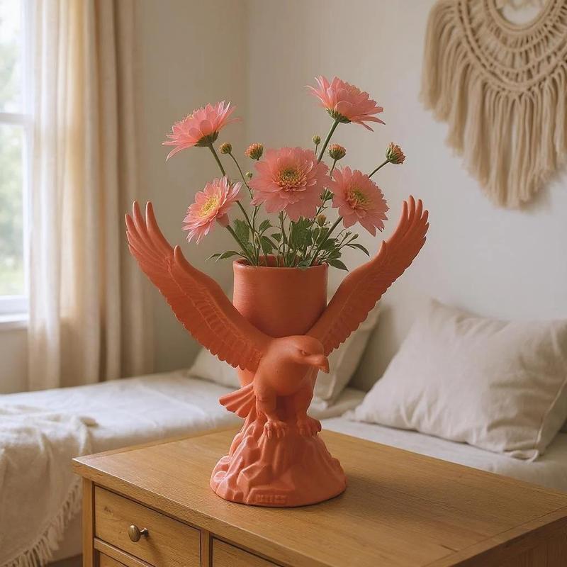 Eagle Vase – Majestic Winged Guardian for Your Home