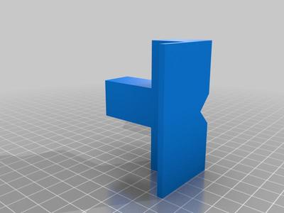 Pen blank holder for bench drill vice jaws