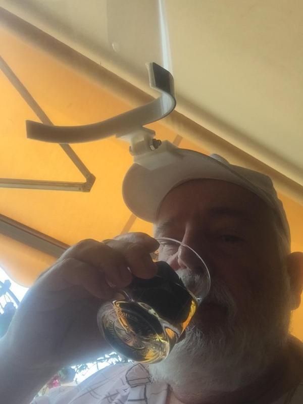 Hinged cap Faceshield : you can now drink easily !