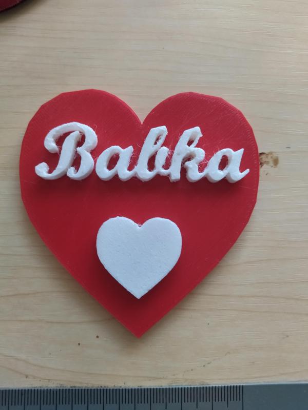 Srdce s nápisom BABKA