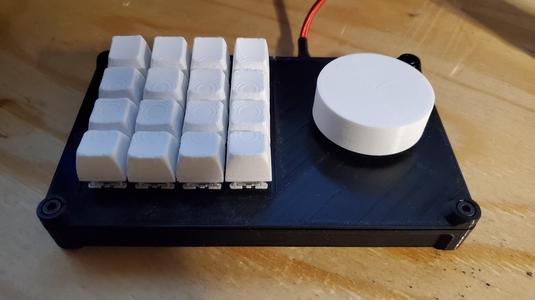 4x4 Macro Pad with Rotary Encoder