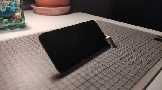 Multi-angle phone stand