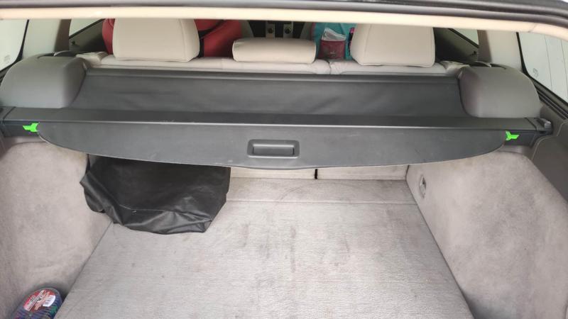 Volvo V50 trunk / boot cover side hook / clip