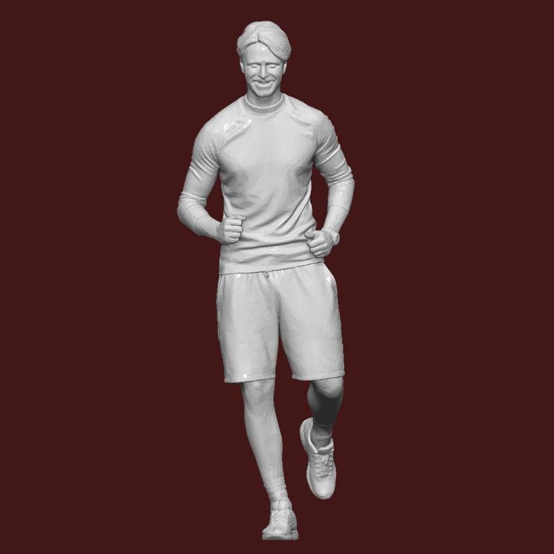 1:43 MAN RUNNING FOR DIORAMA