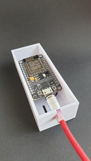 NodeMCU + DHT22 Box