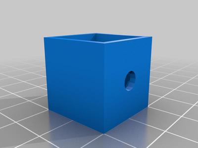 Cube with hole - 2cm