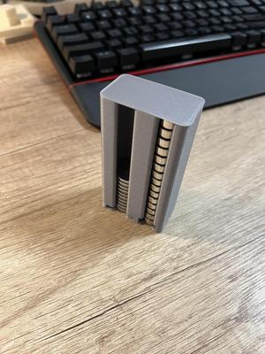 Cell battery dispenser