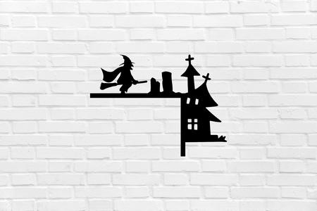 HALLOWEEN WITCH MANOR DOOR WALL DECORATION