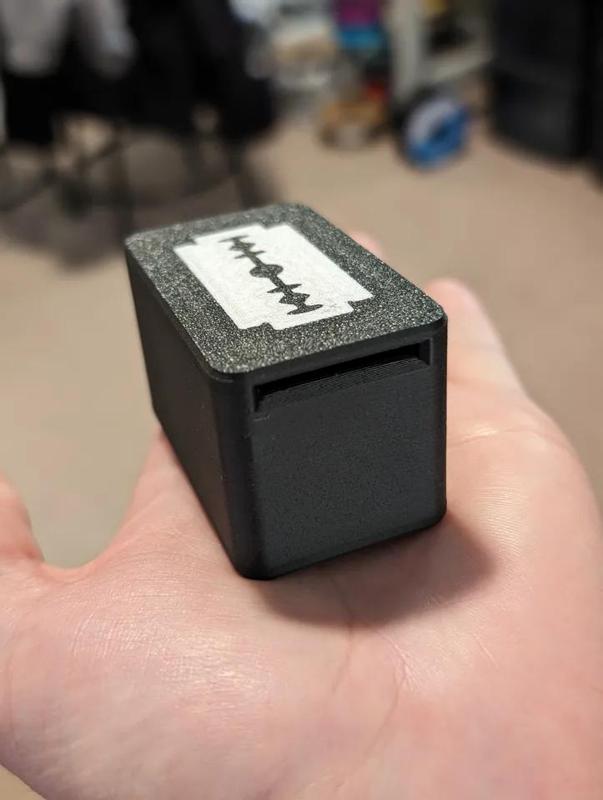 Safety Razor Blades Sharps Disposal Box   