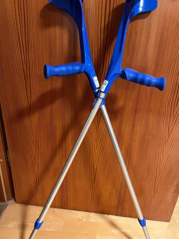 Krückenhalter für 20,2mm Rohrdurchmesser mit Abziehschutz/ Crutch holder for 20.2 pipe diameter   