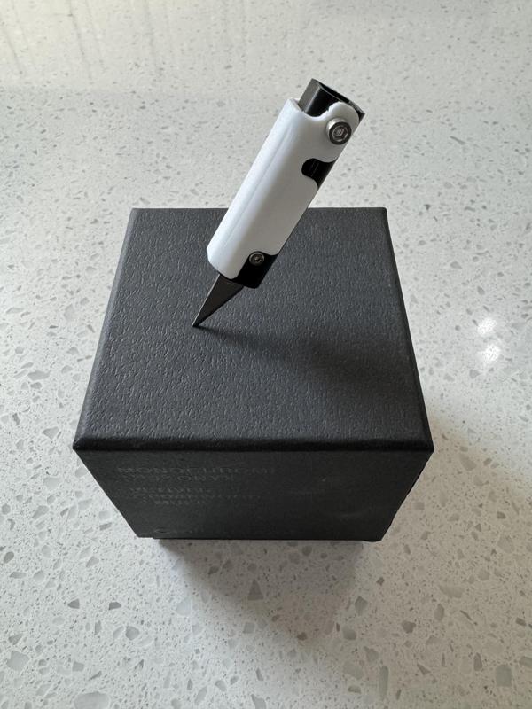 X-ACTO blade gravity knife