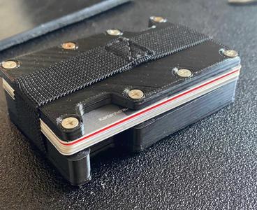 Minimalist Wallet AppleAirTag Layer
