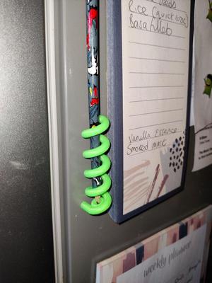 Spiral Pen Holder