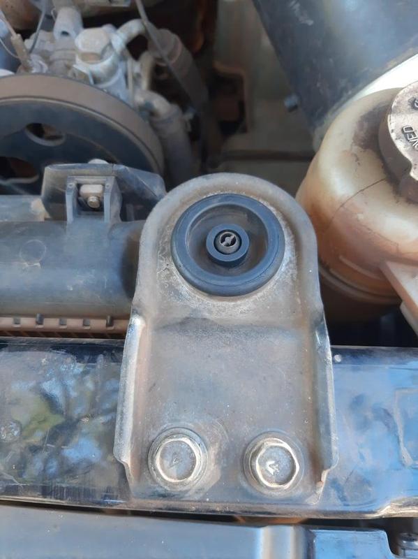 Pajero radiator rubber