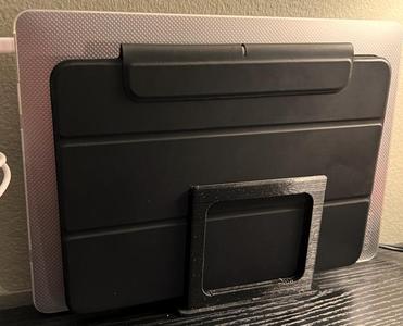 Macbook Pro / iPad Pro Stand