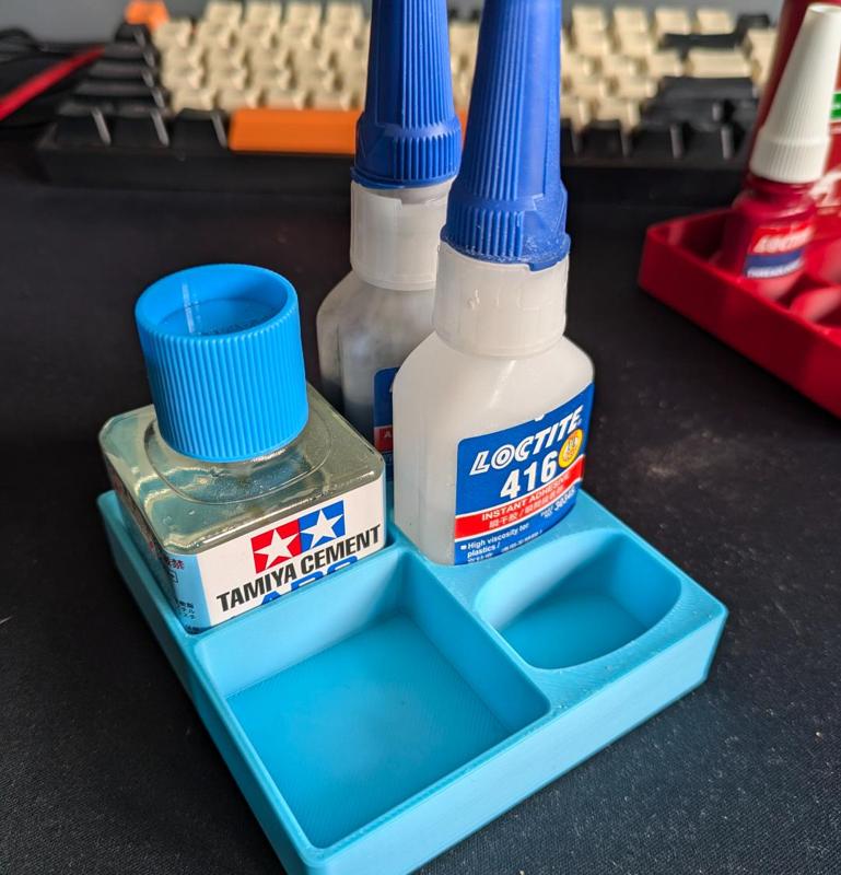 Tamiya/Loctite Stand