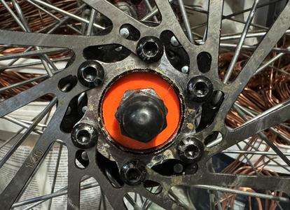 Simple hub bearing dust cap for bicycle