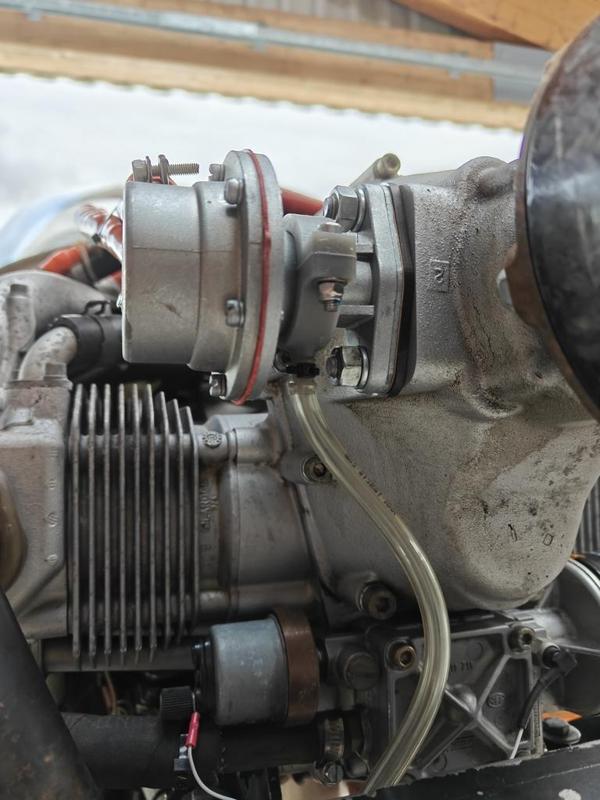 Gouttières pour pompes essence mécanique Rotax 912 (ULM)