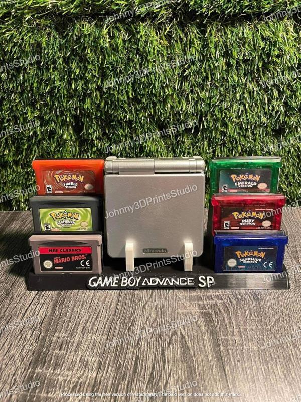 GAMEBOY ADVANCE SP HOLDER WITH 6 CARTRIDGES CASES