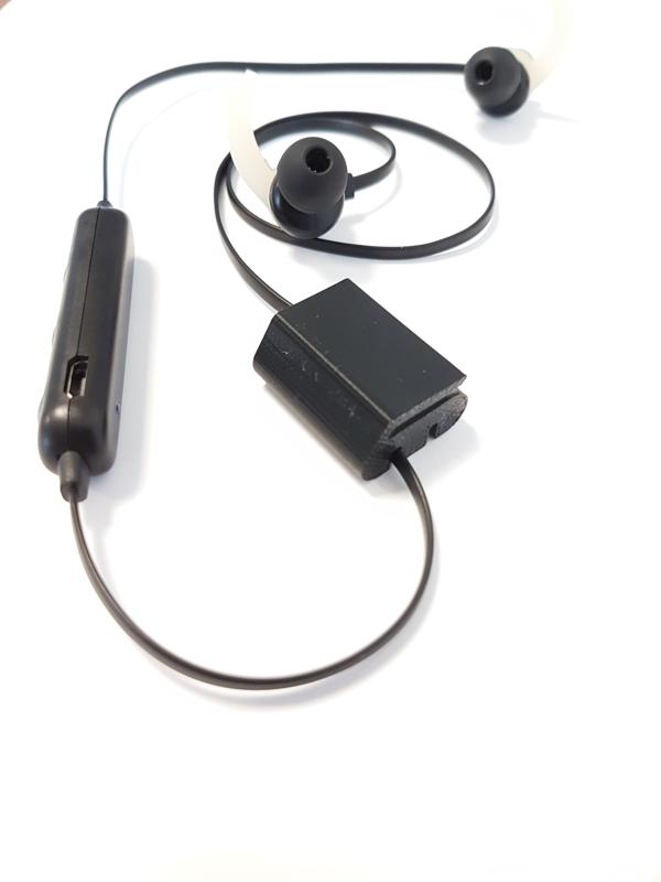 SPORTS EARPHONE ATTACHMENT