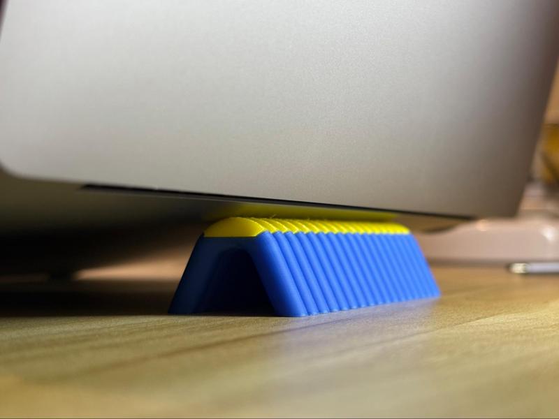 Laptop Stand / Laptop Riser