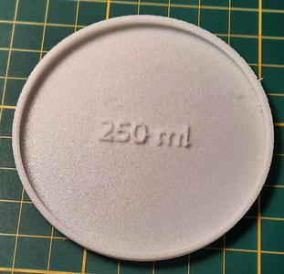 Lid for cream cup or yoghurt cup