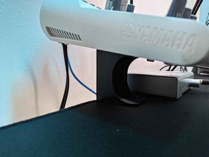 Yamaha AG06 desk stand