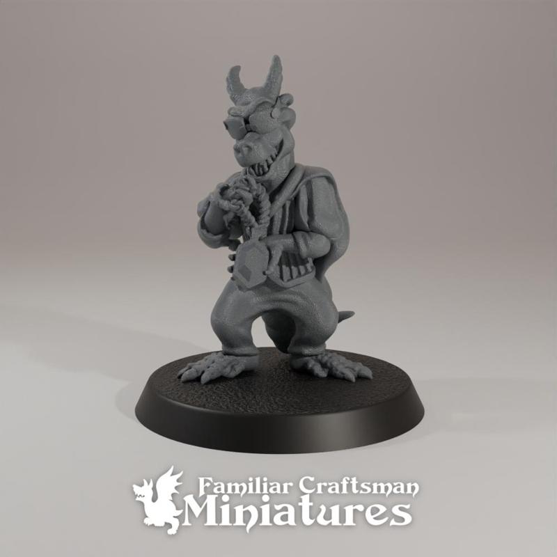 Kobold merchant/mastermind (28mm/32mm, free presupport on kofi)