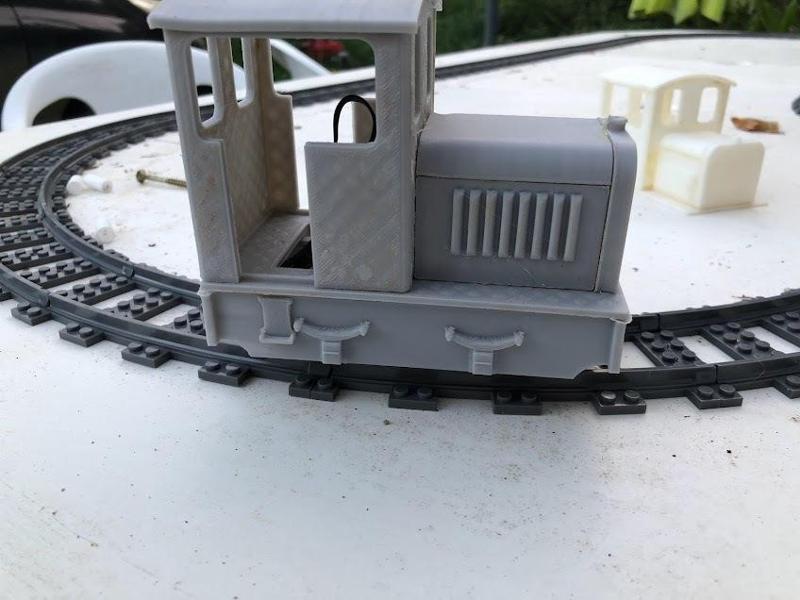 narrow gauge diesel loco body  to fit Lego power block