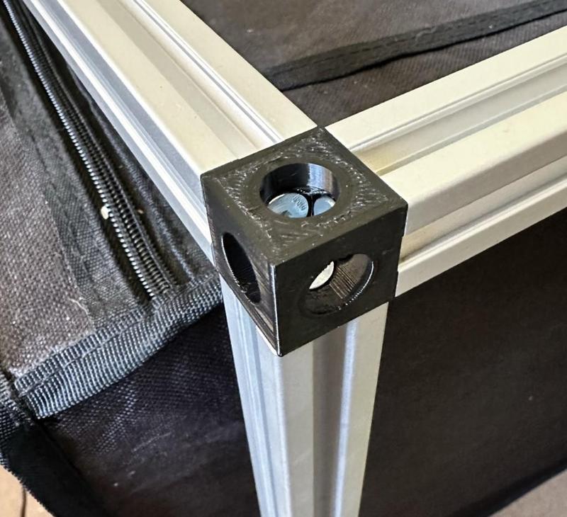 Simple M5 2020 Corner 